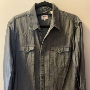 Washed black Men’s Levi’s button down shirt